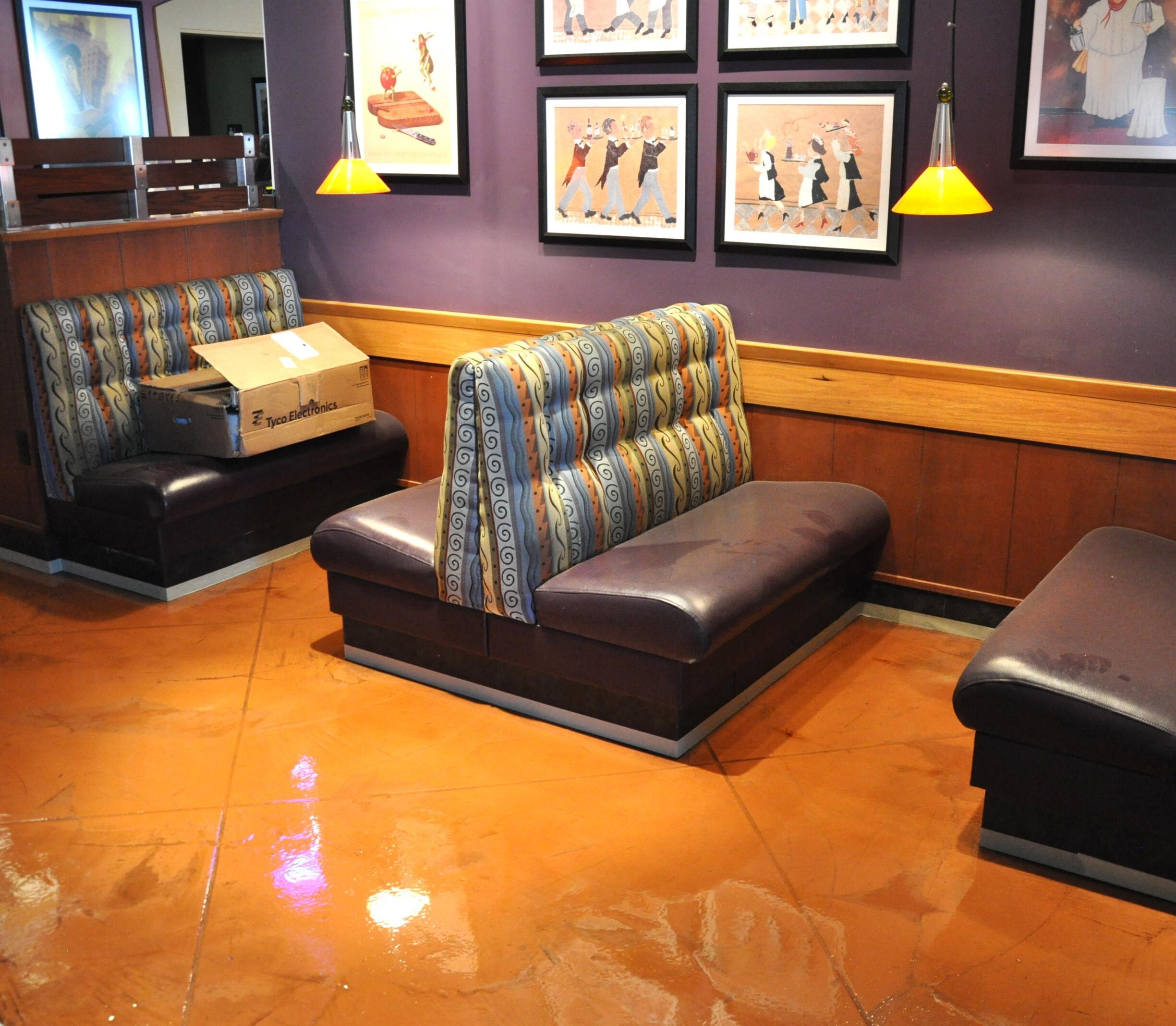 glossy floors for restaurants