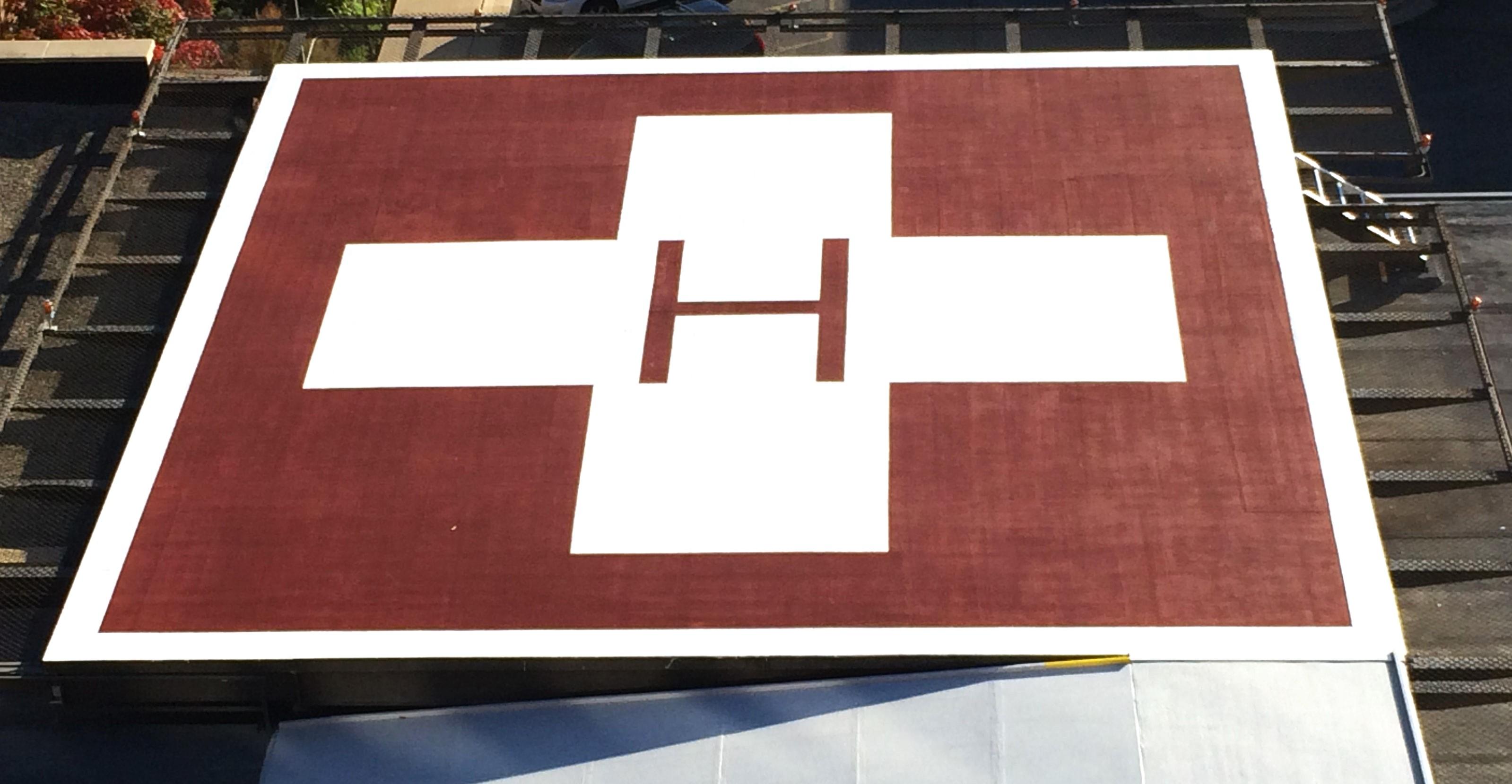 heliport pad with enhanced traction